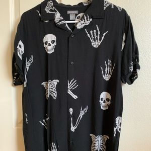 Skull button up